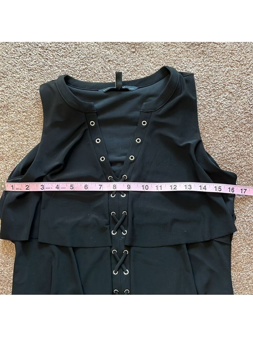 White House Black Market dress. Size XS, black, flowy, feminine, LBD, sleevless. - Picture 10 of 11